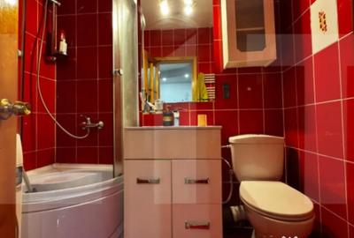 Apartament cu 4 camere decomandat în Central