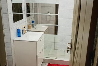 Apartament cu 3 camere decomandat în Central - 1