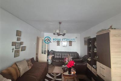 Apartament cu 2 camere decomandat, mobilat în P-ța Mihai Viteazu - 1