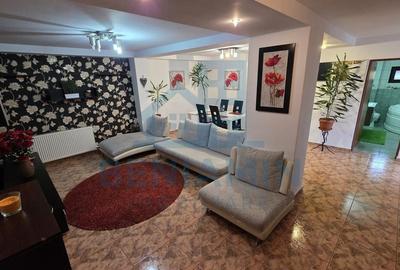 Apartament cu 3 camere semidecomandat în Central - 1