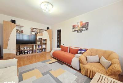 Apartament cu 3 camere semidecomandat, mobilat în Micro 16
