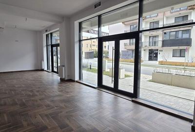 Spațiu comercial, de 150 mp, în Tractorul