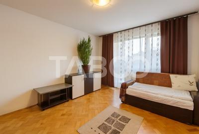 Apartament spatios de vanzare cu 3 camere balcon zona Rahovei - 1