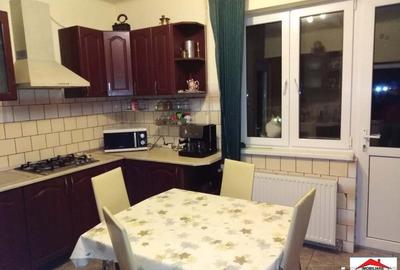 Casă cu 6 camere cu Teren 2110 Mp în Lazuri - 2