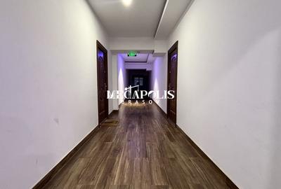 Apartament cu 3 camere decomandat în Tractorul - 30