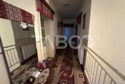 Casa cu 4 camere 2 bai garaj gradina in cartierul Florilor Fagaras - 10