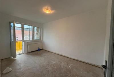 Apartament cu 2 camere decomandat în Luncă - 2