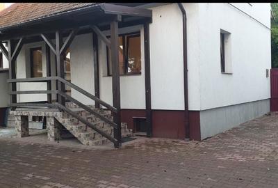 Casă cu 2 camere cu Teren 400 Mp în Pârneava