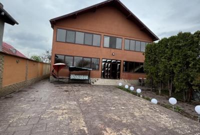 Casă individuală cu 9 camere în B-dul București