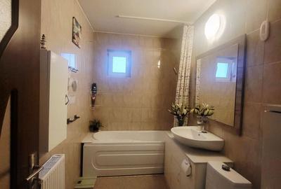 Apartament cu 3 camere semidecomandat în Central - 4