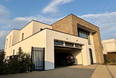 Casă individuală cu 5 camere cu Canalizare în Balotești