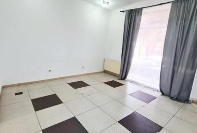 Spațiu comercial, de 110 mp, în Central - 3