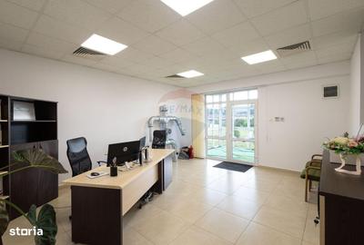 Spațiu comercial, de 800 mp, în Central - 13