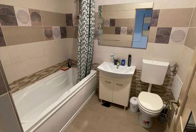 Apartament cu 3 camere semidecomandat în Florești - 1