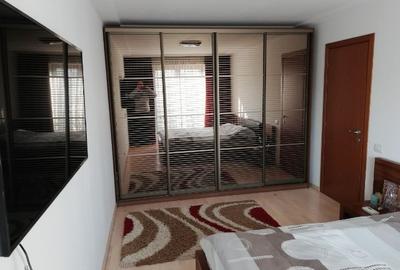 Apartament cu 3 camere semidecomandat în Decebal - 1