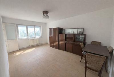 Apartament cu 3 camere decomandat în Decebal