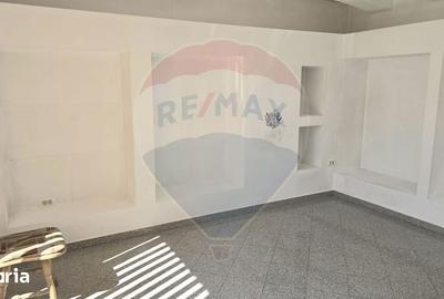Spațiu comercial, de 50 mp, în Central - 7