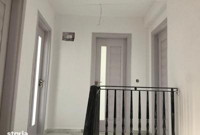 Casă cu 4 camere cu Teren 250 Mp în Berceni - 8