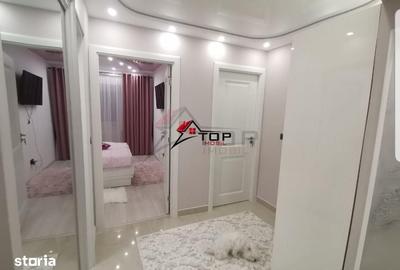 Apartament cu 3 camere decomandat în Cug