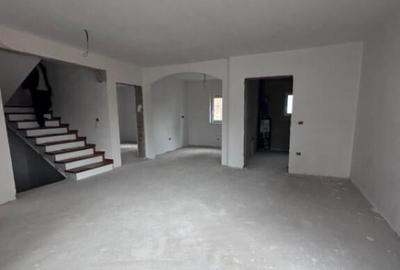 Casă cu 7 camere cu Teren 150 Mp în Rădăuți - 18