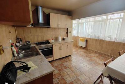 Apartament cu 3 camere decomandat în Micro 11 - 7