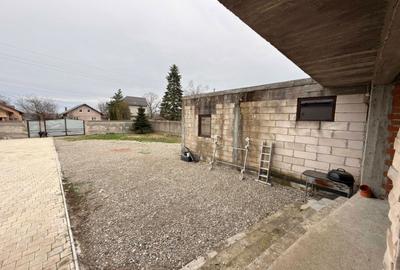 Casă cu 4 camere în Postârnacu