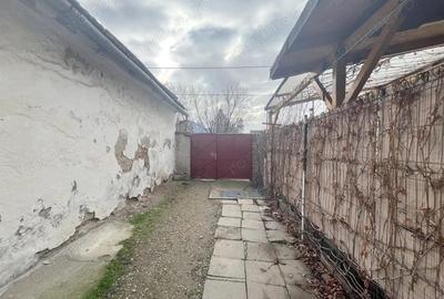 Apartament cu 3 camere, curte comuna, zona Mehala - 1