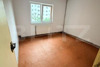 Apartament cu 2 camere decomandat în Tractorul - 3