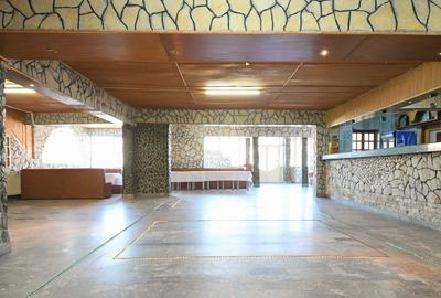 Ovidiu Centru-Spatiu Comercial 565mp util Comision 0% - 9