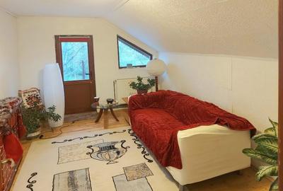 Casă cu 7 camere cu Teren 959 Mp în Central