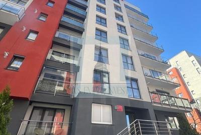 Apartament cu 2 camere decomandat în Tractorul