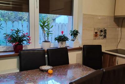 Casă individuală cu 6 camere cu Canalizare în Titulescu - 9