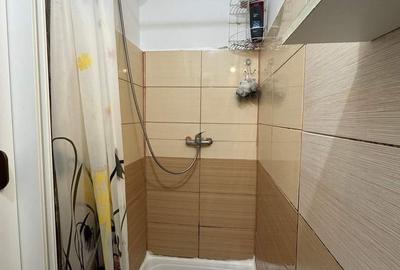 Garsonieră decomandată, mobilată în Podu Roș