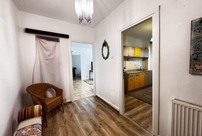 Apartament cu 2 camere semidecomandat, mobilat în Mioriței
