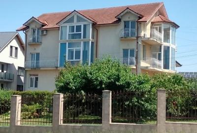 Apartament cu 5 camere decomandat în Bună Ziua