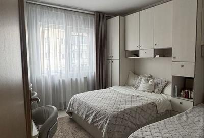 Apartament cu 3 camere semidecomandat în Central - 2