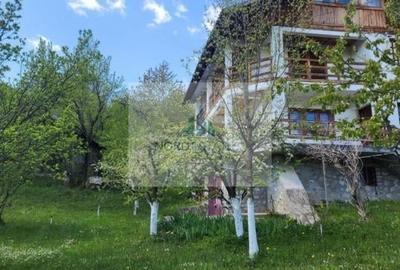 Casă cu 4 camere cu Teren 550 Mp în Moroeni - 2