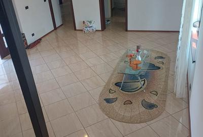 Casă cu 4 camere în Bălțați - 2