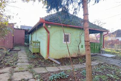De vanzare Casa 2 camere cu Teren 1323 mp, 2 fronturi - Gradina Viilor - Carei - 2