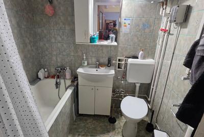 Apartament cu 3 camere semidecomandat în 1 Decembrie 1918 - 12