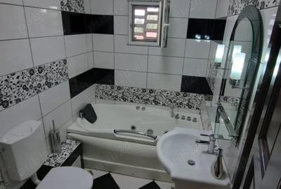 Apartament cu 3 camere decomandat în Central - 2