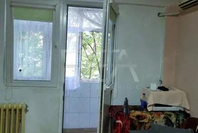 2 camere 3/10, zona Politehnica-150m metrou Lujerului.