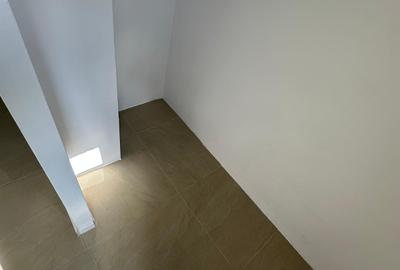 Zona Steaua .. 2 camere ... complet renovat .. S = 56 mp plus balcon - 8