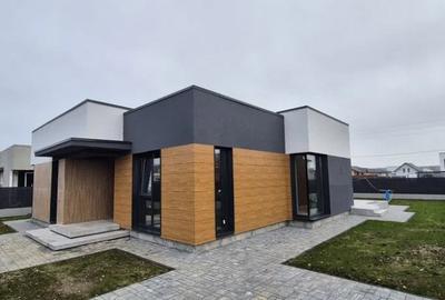Casă cu 4 camere cu Teren 500 Mp în Balotești - 1