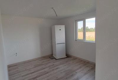 Casă cu 3 camere cu Teren 500 Mp în Cerșani - 4