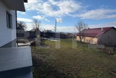 Casă cu 5 camere cu Teren 1000 Mp în Central