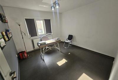 Apartament cu 3 camere decomandat în Micro IV - 2