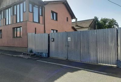 Casă cu 4 camere în Central - 3