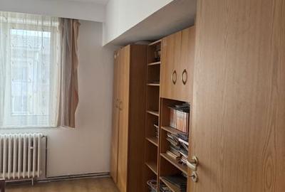 Apartament cu 4 camere în Progresul - 6