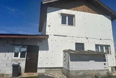 Casă cu 4 camere în Vârteju - 10